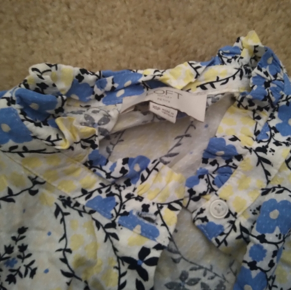 Loft Outlet floral blouse Size XS petite - Picture 4 of 4